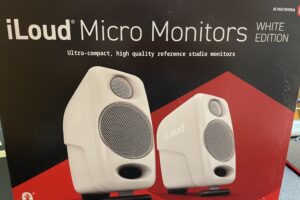 IK Multimedia iLoud Micro Monitor White Editionの箱