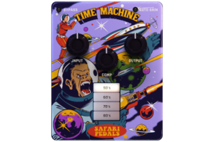 Time MachineのGUI画面。50s/60s/70s/80sの年代選択とINPUT/COMP/OUTPUTノブが並ぶヴィンテージ風パネル