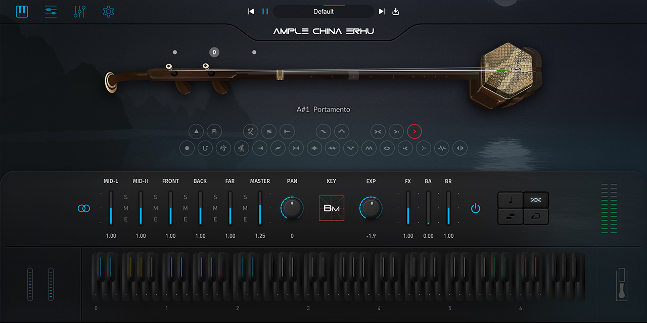 Ample China Erhuのメイン画面。中央に二胡の本体、下にマイクやEXPなどのフェーダーと鍵盤が並ぶ（Ample Sound公式の製品画像）