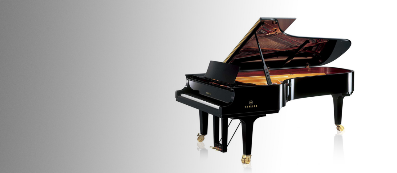EastWest 公式サイトの Yamaha C7 の画像
