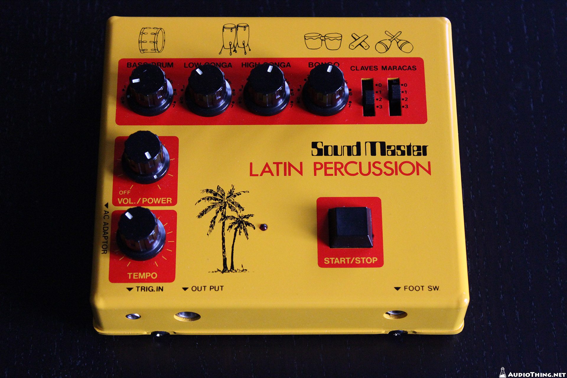 元になった1980年代のドラムマシン、Sound Master LATIN PERCUSSIONの実機（AudioThing公式サイトより）