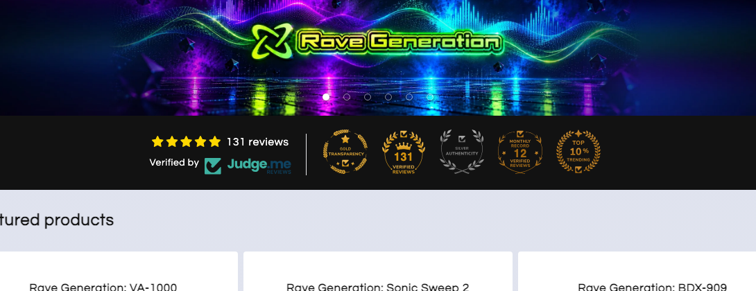 Rave Generationの公式サイトのトップ。ネオンのロゴの下に製品が並ぶ(2026年10月24日時点)