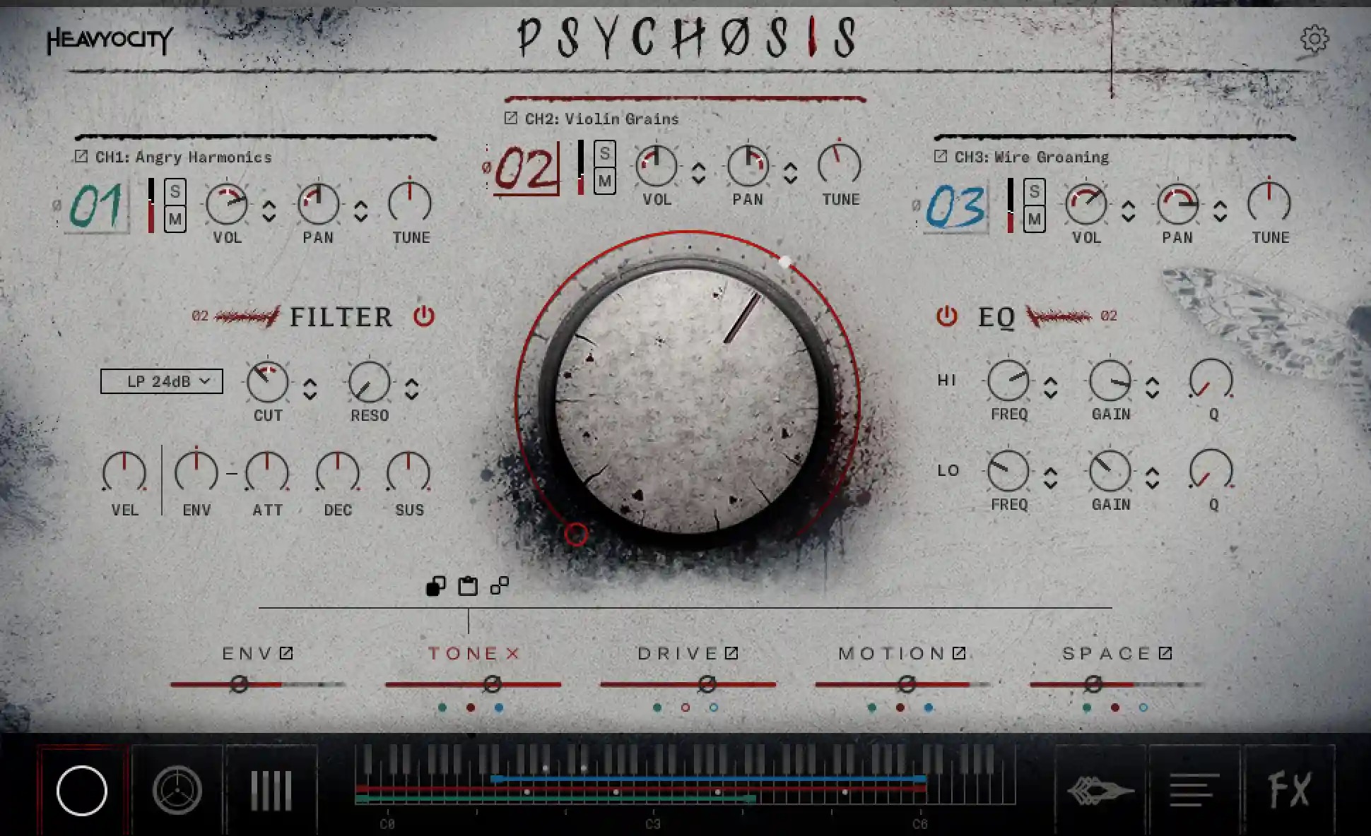 Psychosis Designerの画面。上に3つのチャンネル、中央に大きなマクロのつまみ、FILTERとEQ、下にENV・TONE・DRIVE・MOTION・SPACE（Plugin Boutiqueの製品画像）