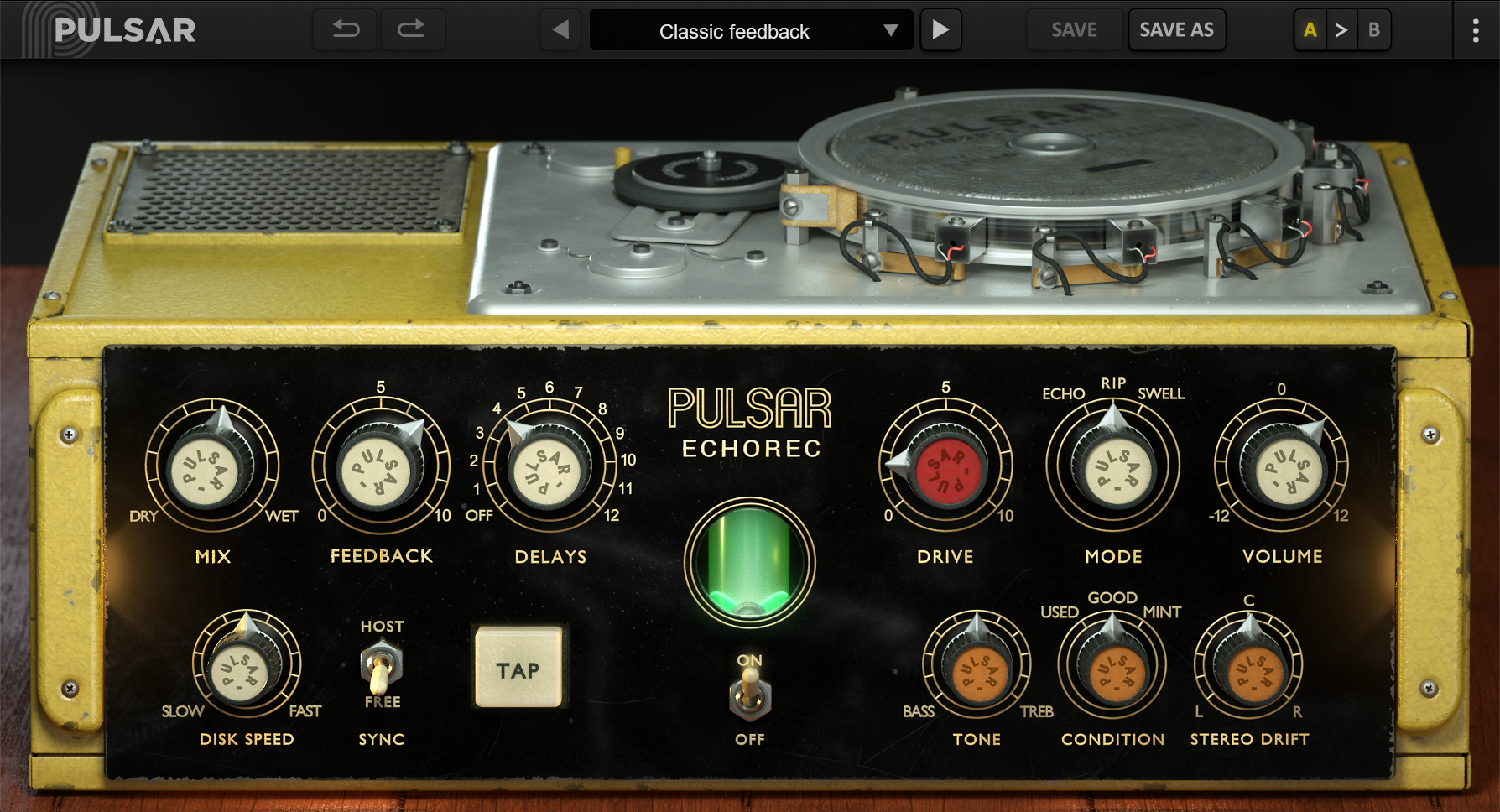 Pulsar Echorecの画面。上に磁気ディスクの本体、下にMIX・FEEDBACK・DELAYS・DRIVE・MODE・VOLUME、DISK SPEED・SYNC・TAP・TONE・CONDITION・STEREO DRIFTのつまみが並ぶ（Pulsar Audio公式の画像）