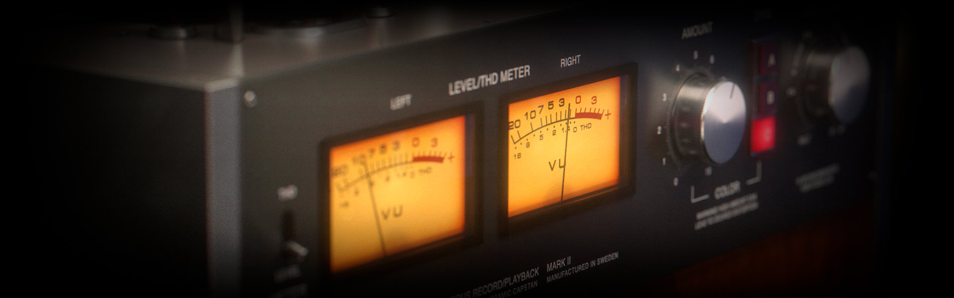 Softube Tape のLEVEL/THDメーターと、AMOUNT・TYPE（A・B・C）のつまみを近くから写した画像（Softube 公式）