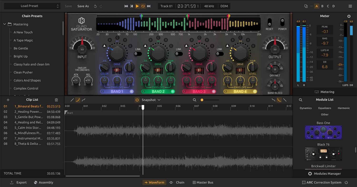 Total Studio 5 MAXに入っているT-RackS 6の画面。モジュールをつないだチェーンと波形のクリップ一覧（Plugin Boutiqueの製品画像）